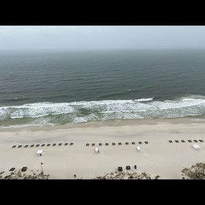 Meet your Posher, Lawson